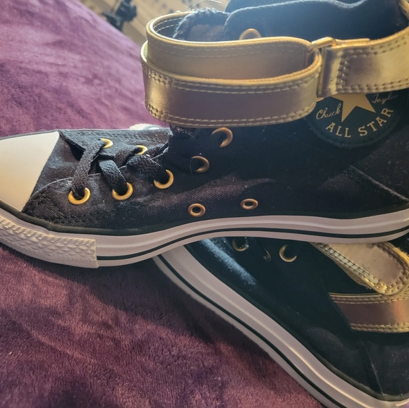 Converse - Picture 2 of 2